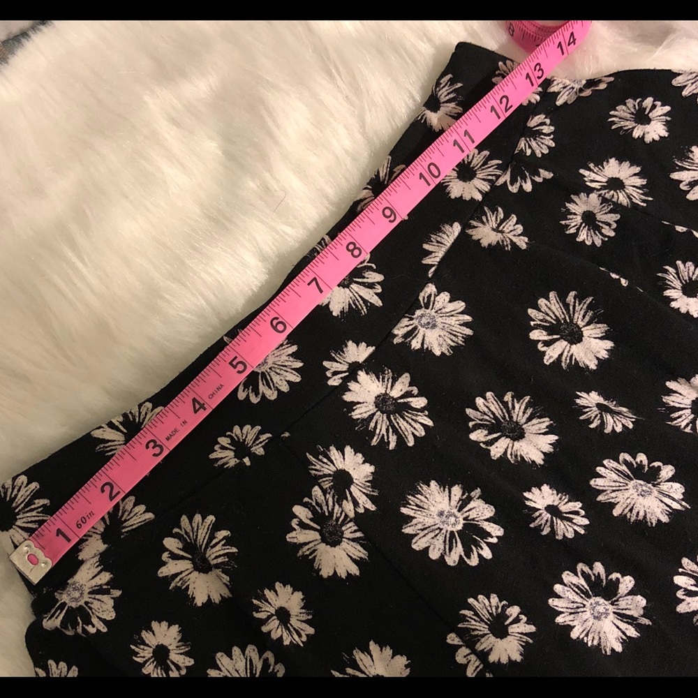 90’s inspired black white sunflower skater skirt - Picture 2 of 4